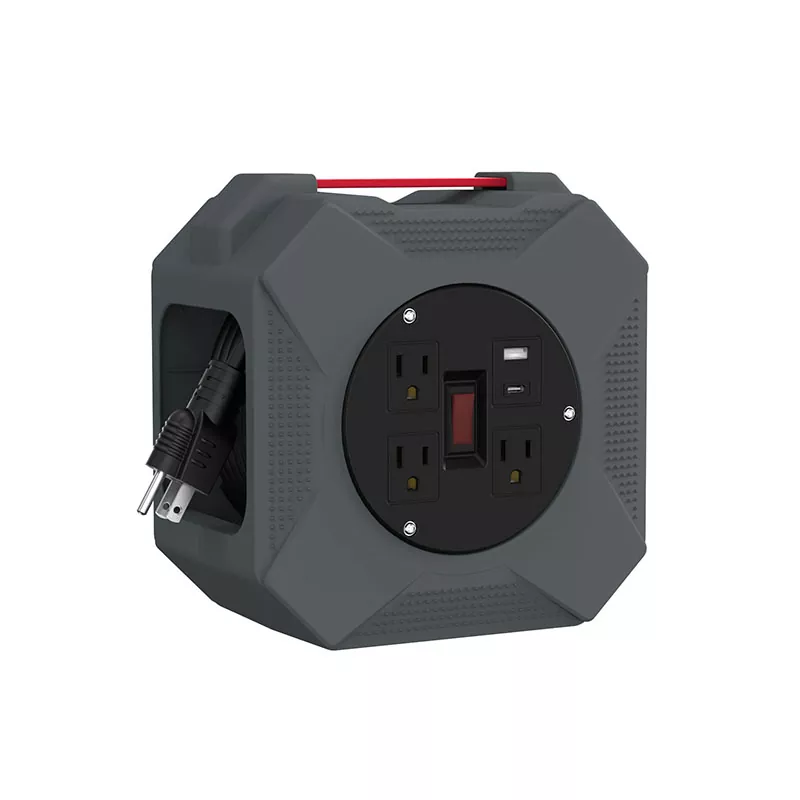 3 çıkış USB2.4A Plastik Kordon Makarası 45ft